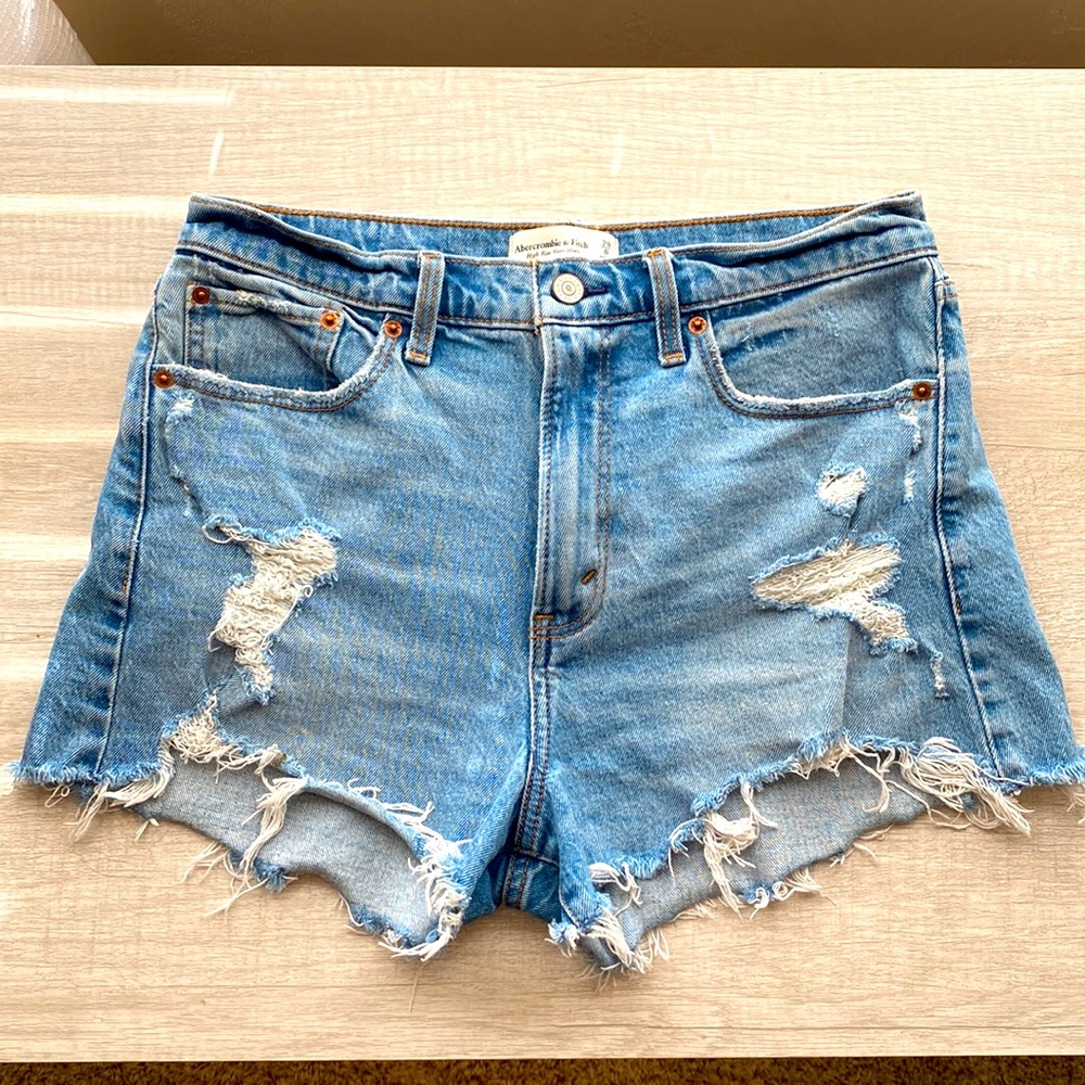 Abercrombie & Fitch Mom High Rise Mom Short